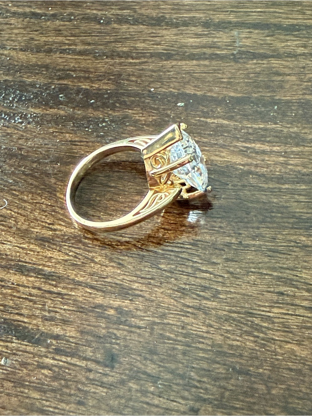 14K Gold Pear Cut Solitaire Ring with Clear Stone - Picture 5 of 9